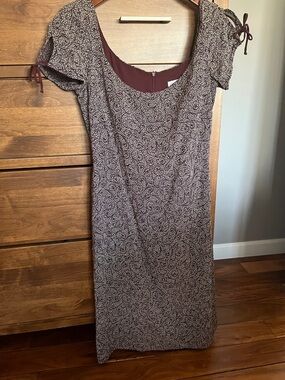 Midi Scoop-Neck Dress in Burgundy Floral